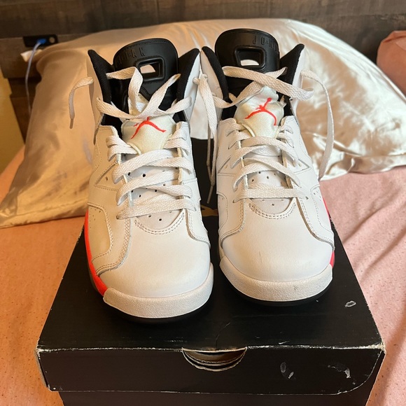 Air Jordan 6 Retro BG ‘White Infrared’ 2014 - Picture 2 of 5